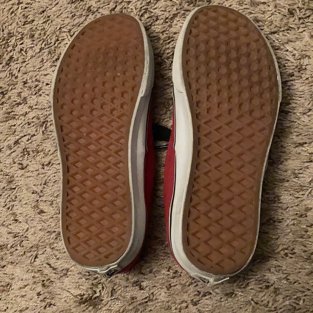 Red vans - Picture 3 of 4